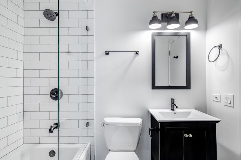 Contemporary Bathroom Features